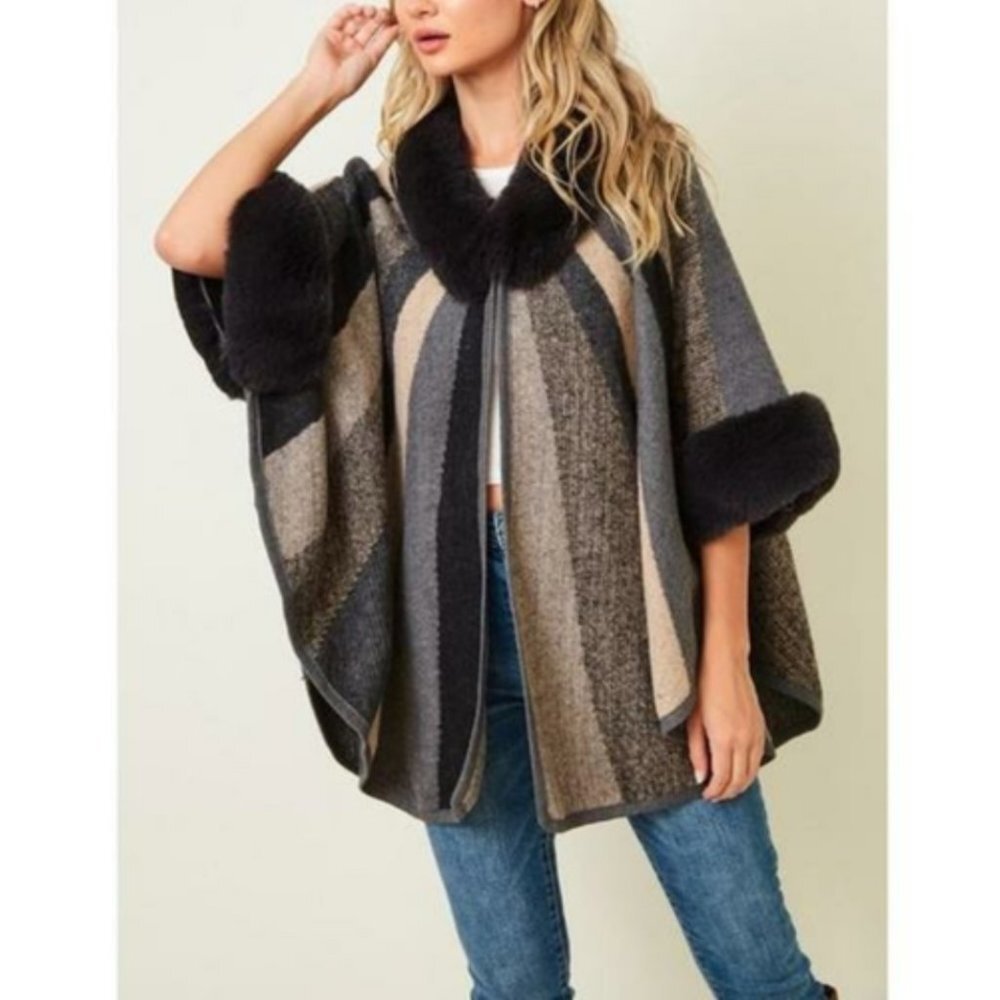 Luxurious minky soft faux fur trim fleece cape NWT - Picture 5 of 8